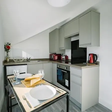 Apartment Village View - Free Access To Local Health Club *