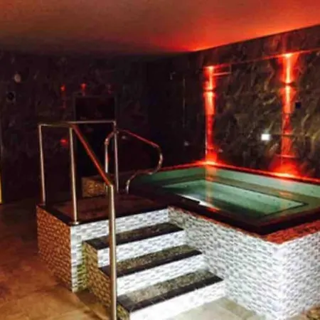 Village View - Free Access To Local Health Club *